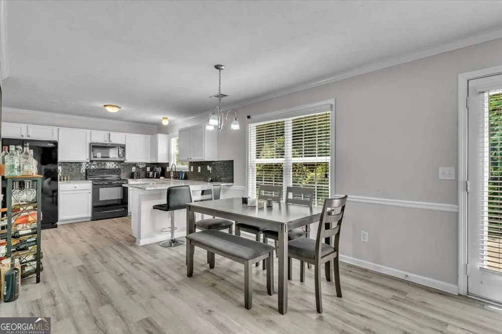 4439 Flat Stone DR Snellville, GA 30039