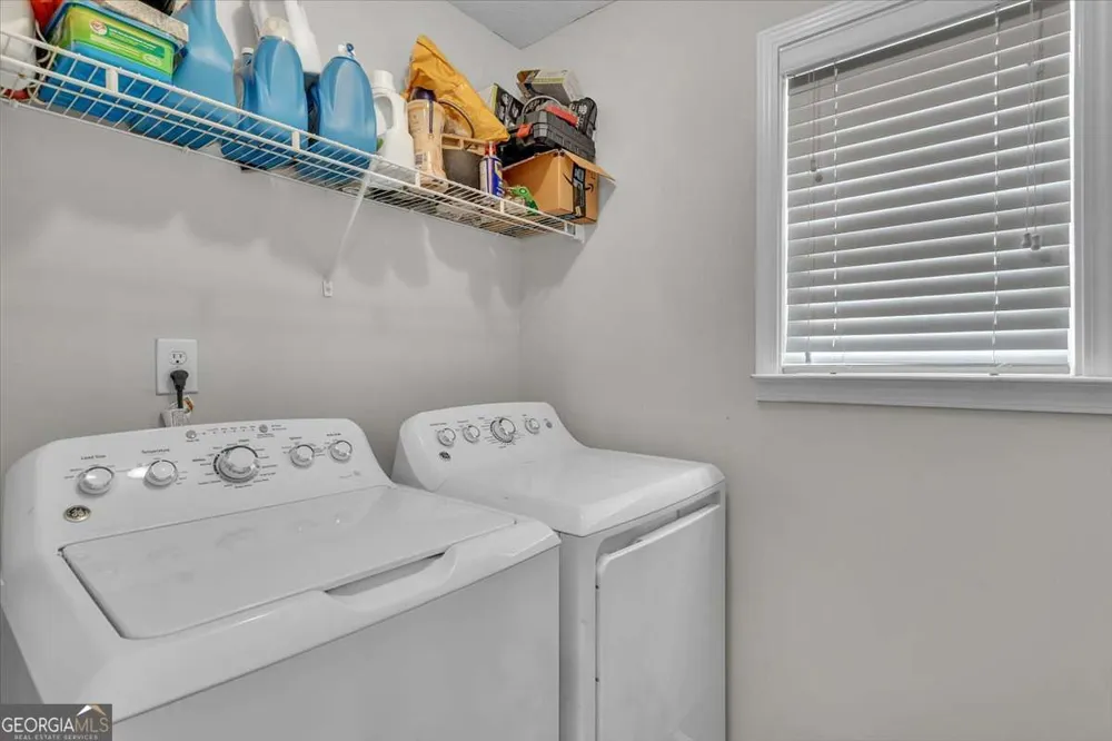 4439 Flat Stone DR Snellville, GA 30039