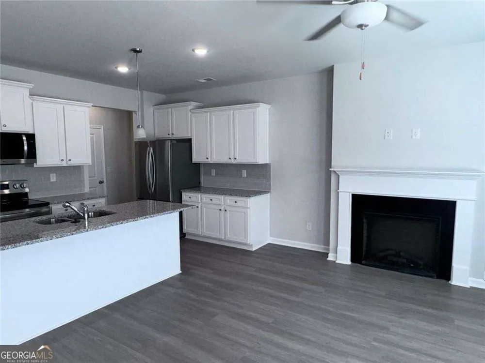 2618 Swan Lake DR Grayson, GA 30017