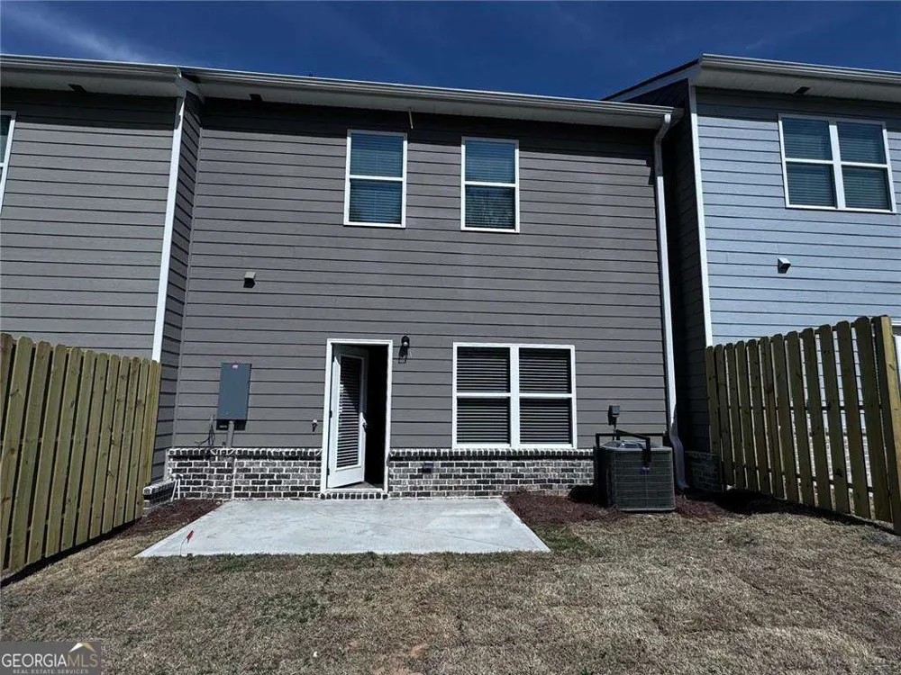 2618 Swan Lake DR Grayson, GA 30017
