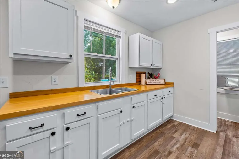 204 N Ash ST Springfield, GA 31329