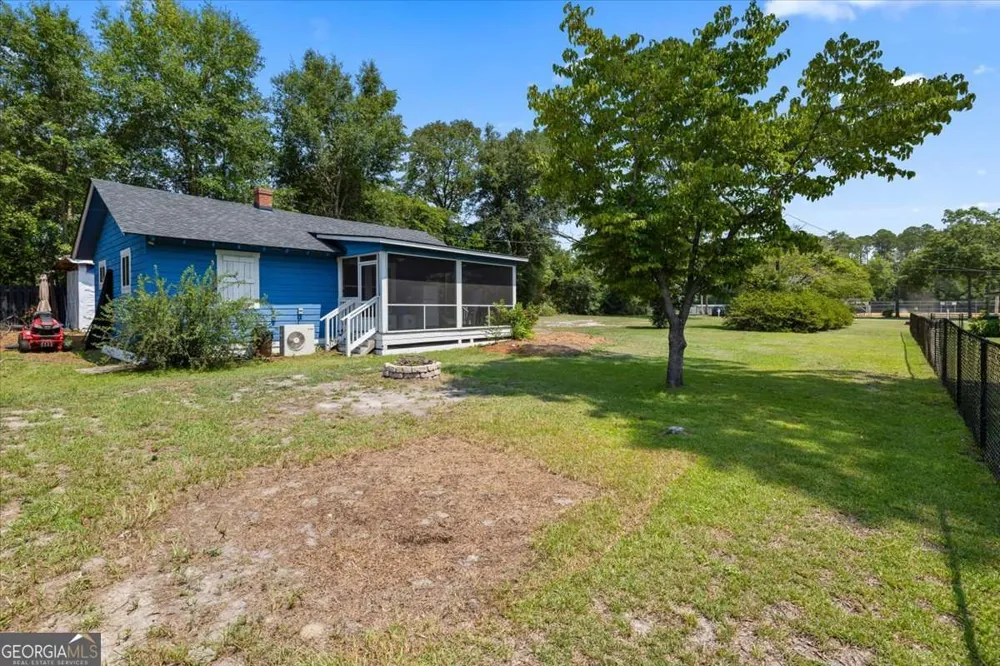 204 N Ash ST Springfield, GA 31329