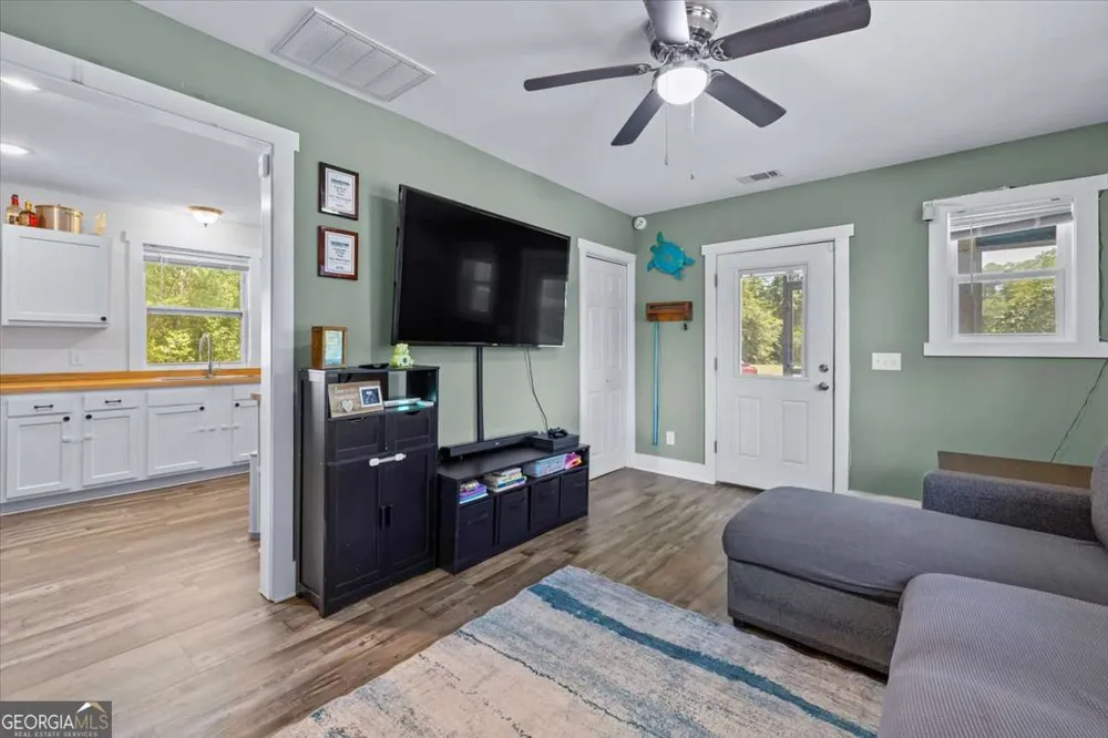 204 N Ash ST Springfield, GA 31329