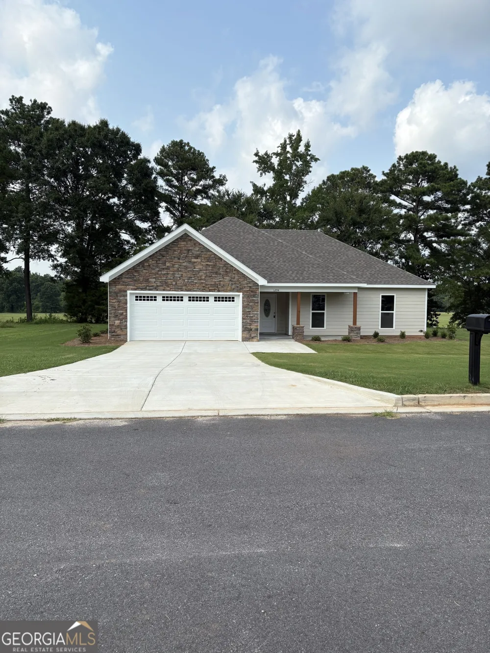 1204 22nd Pl Valley, AL 36854