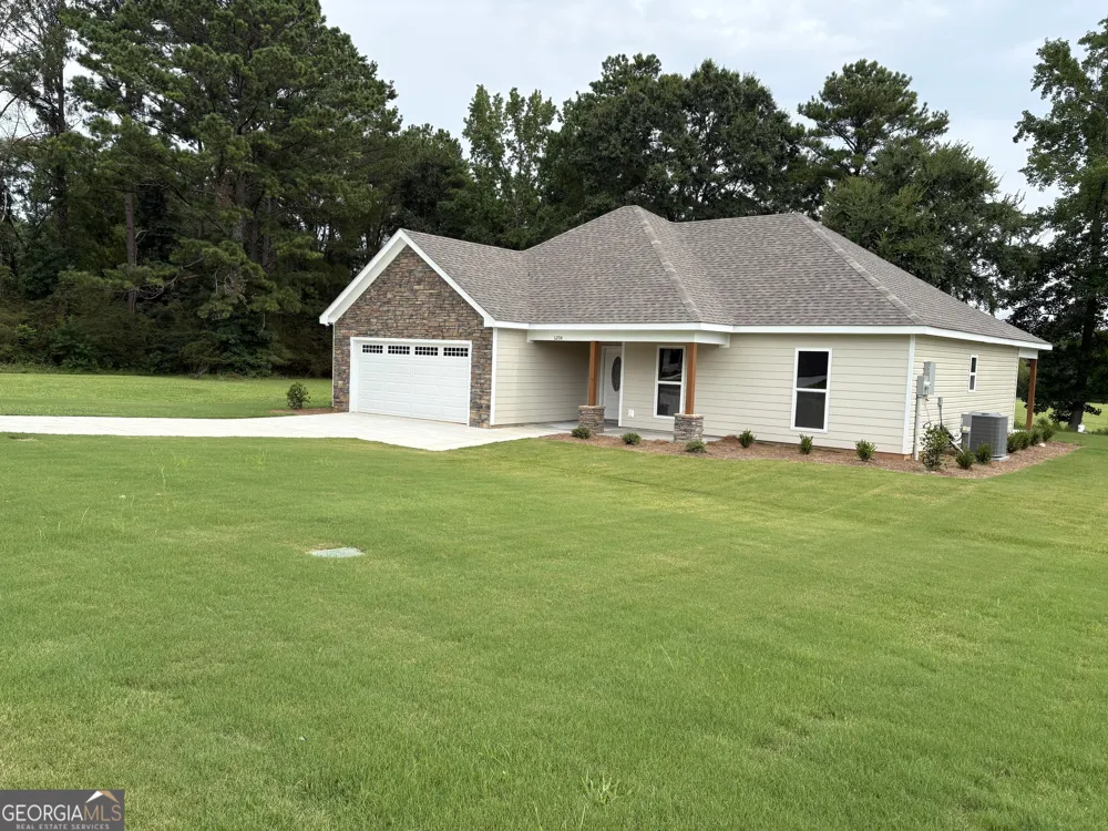 1204 22nd Pl Valley, AL 36854