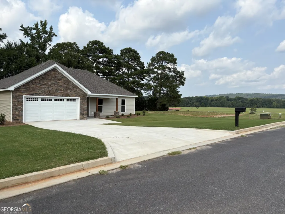 1204 22nd Pl Valley, AL 36854