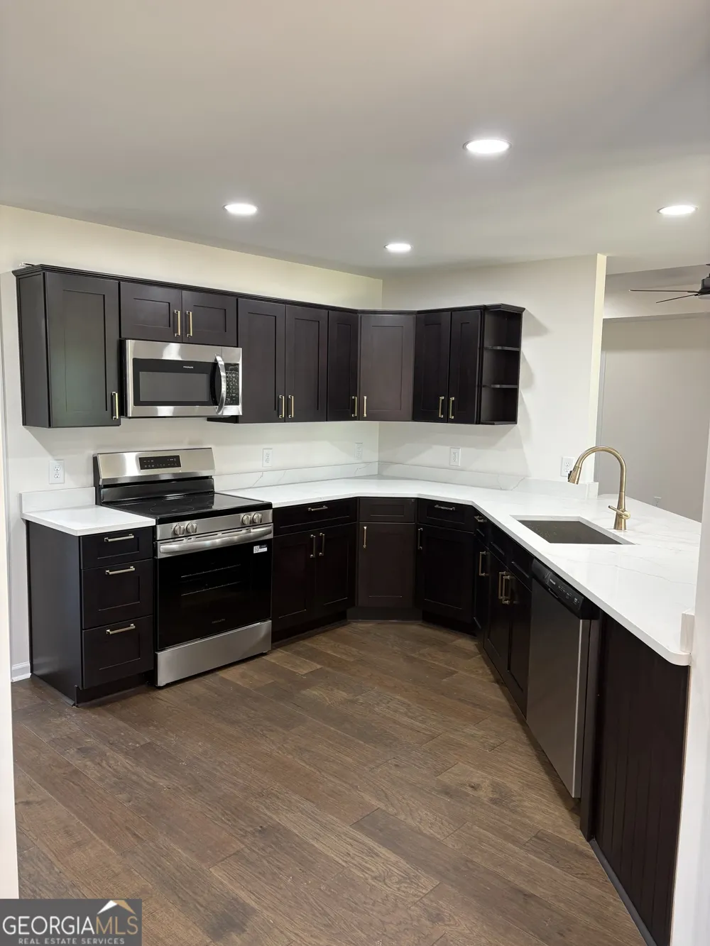 1204 22nd Pl Valley, AL 36854