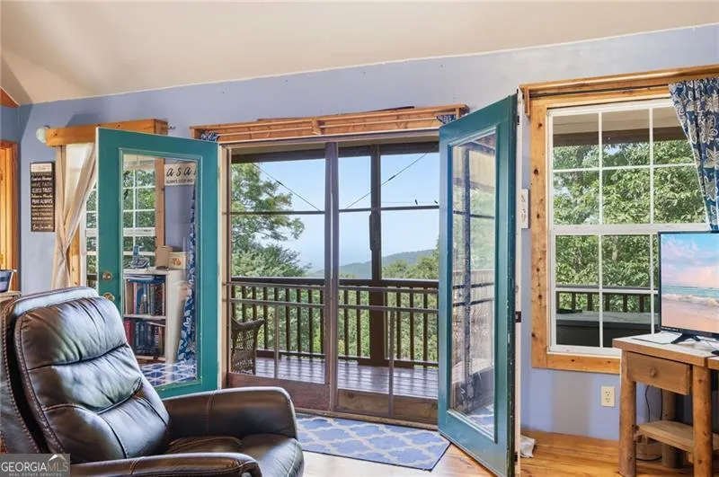 539 Dowel CIR Ellijay, GA 30540