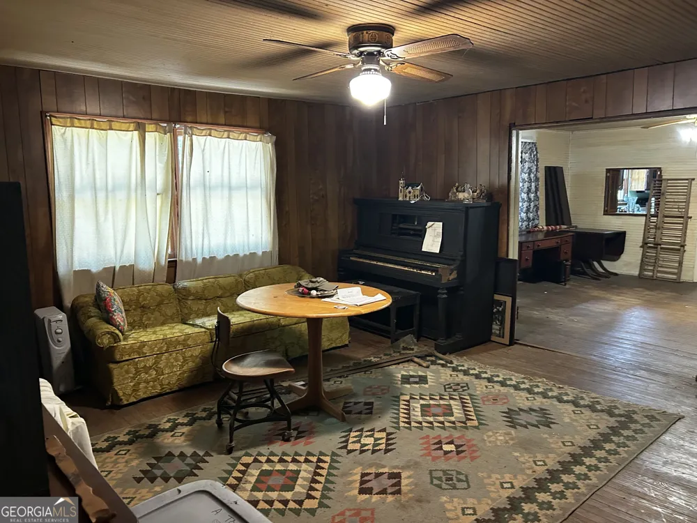 211 Toney RD Commerce, GA 30529