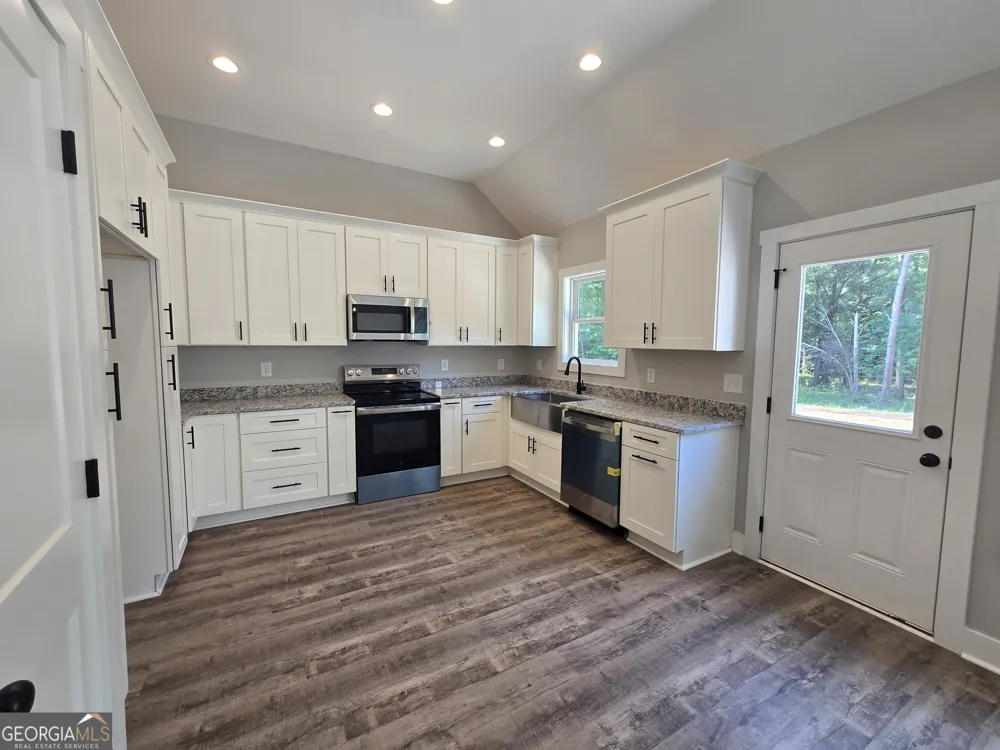 656 Highland AVE Hartwell, GA 30643
