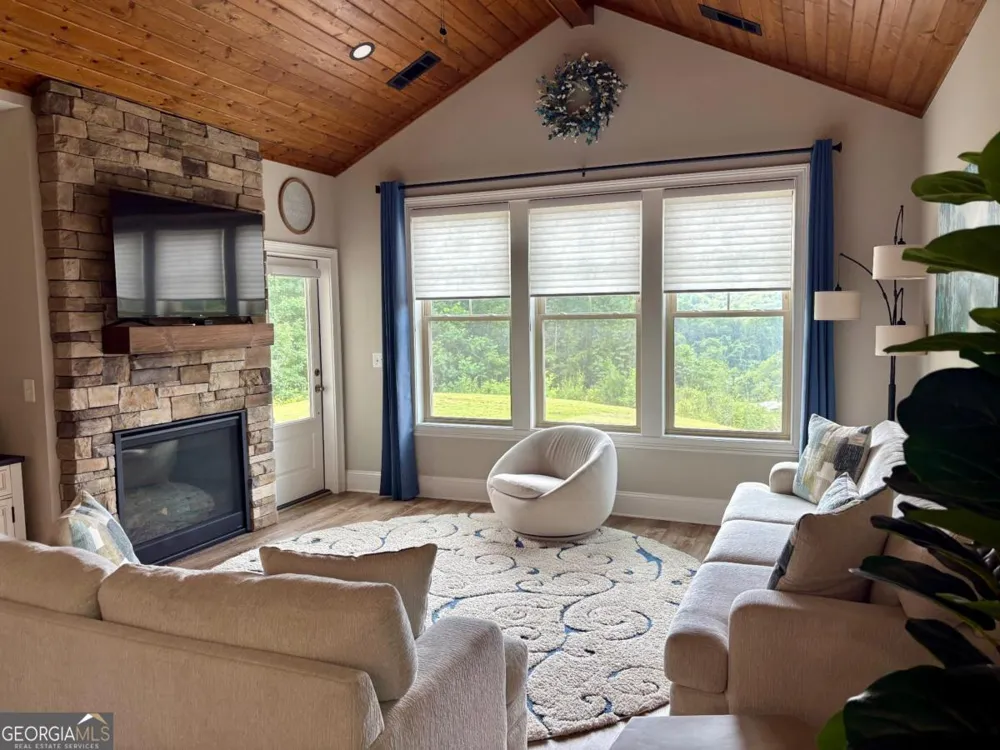 76 Hatch DR Clayton, GA 30525