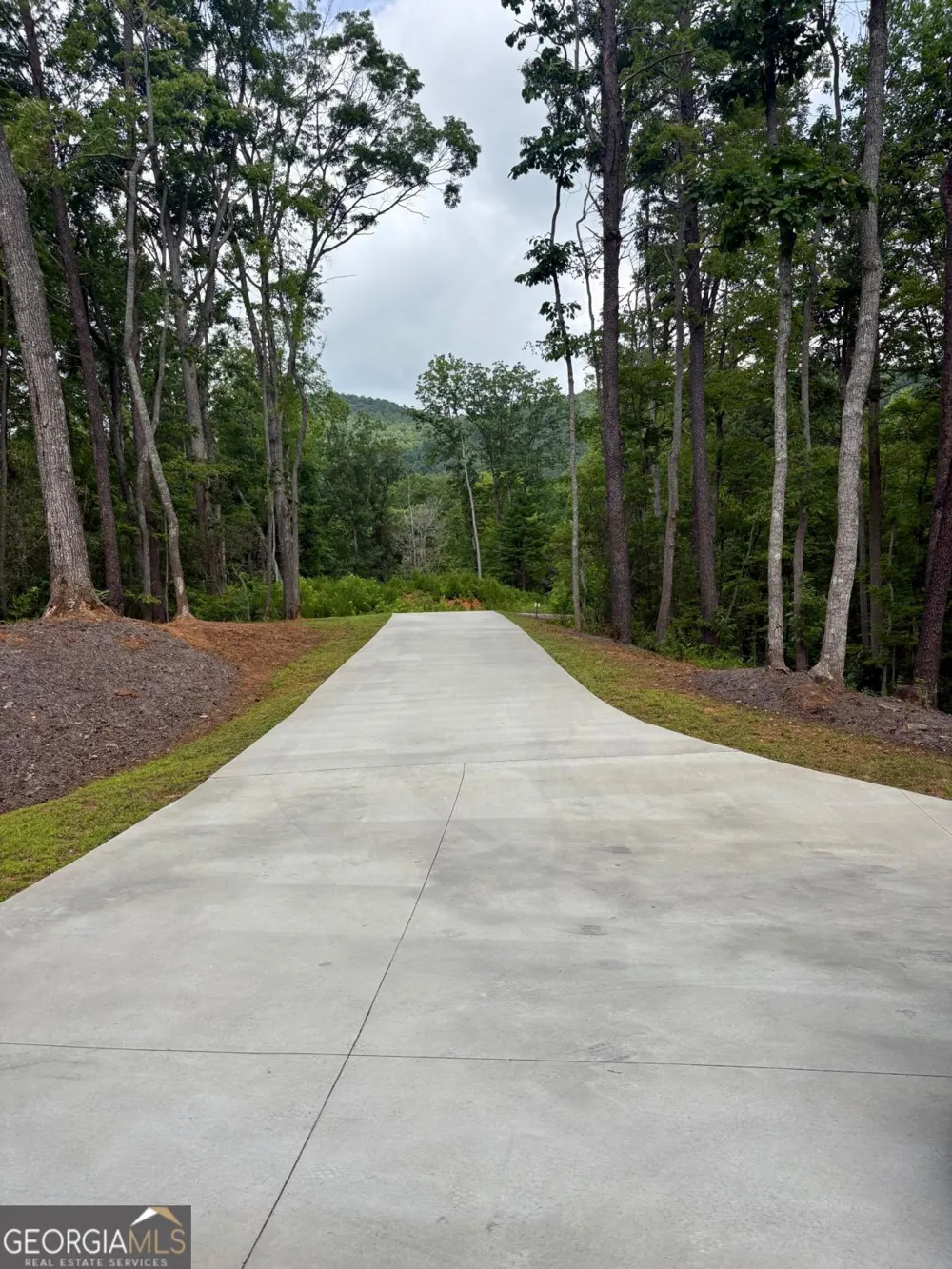 76 Hatch DR Clayton, GA 30525