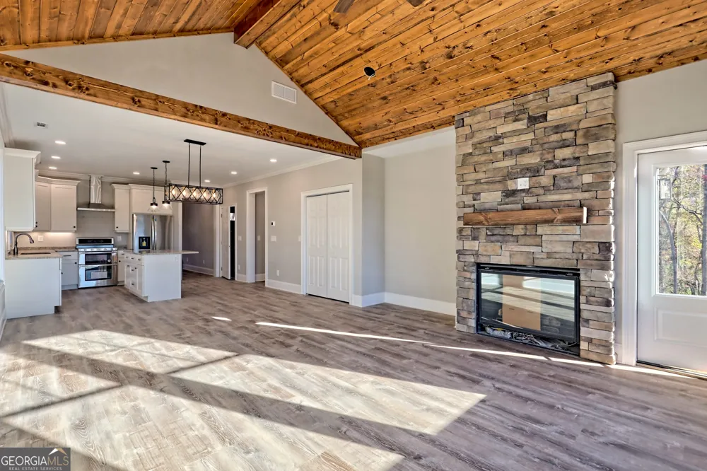 76 Hatch DR Clayton, GA 30525