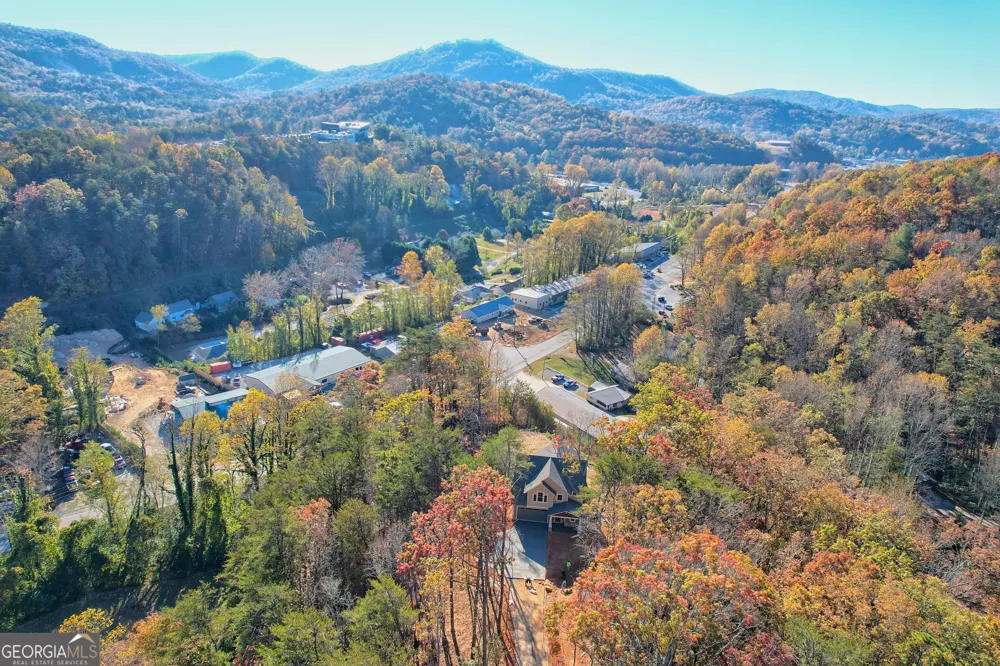76 Hatch DR Clayton, GA 30525