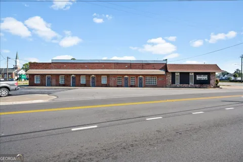 100 - 102 Albany AVE