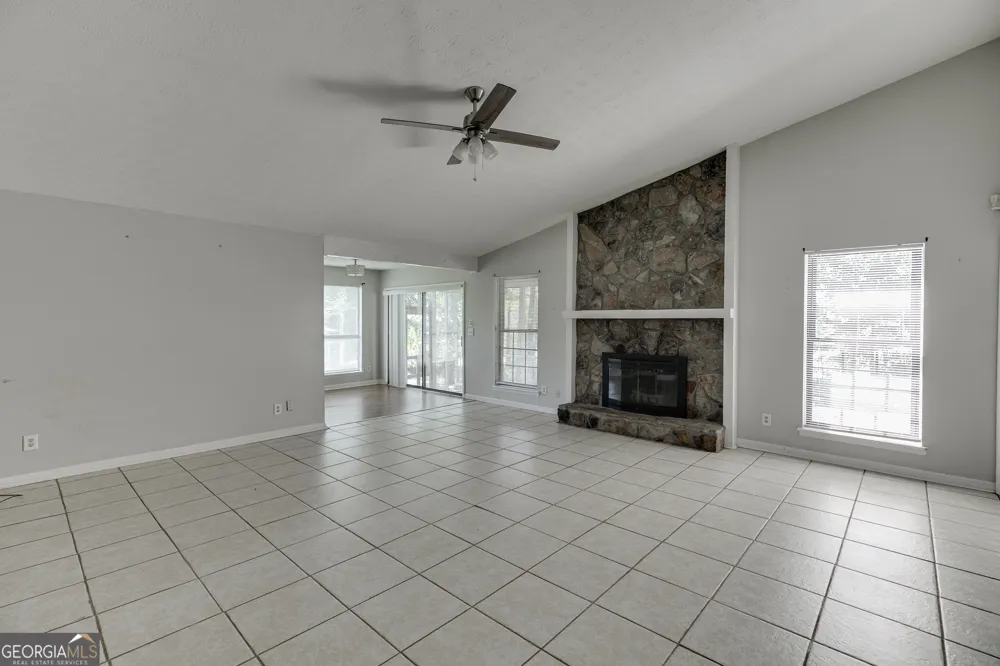 900 Pawnee PL Lilburn, GA 30047