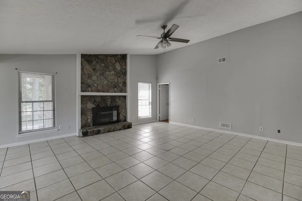 900 Pawnee PL Lilburn, GA 30047