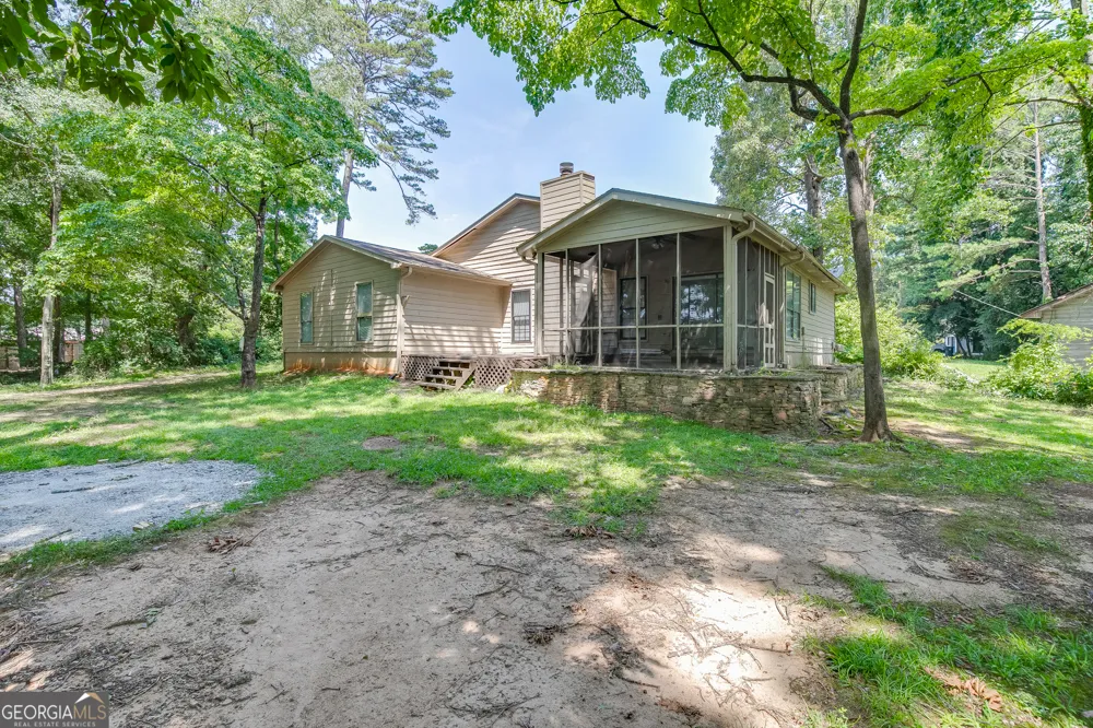 900 Pawnee PL Lilburn, GA 30047