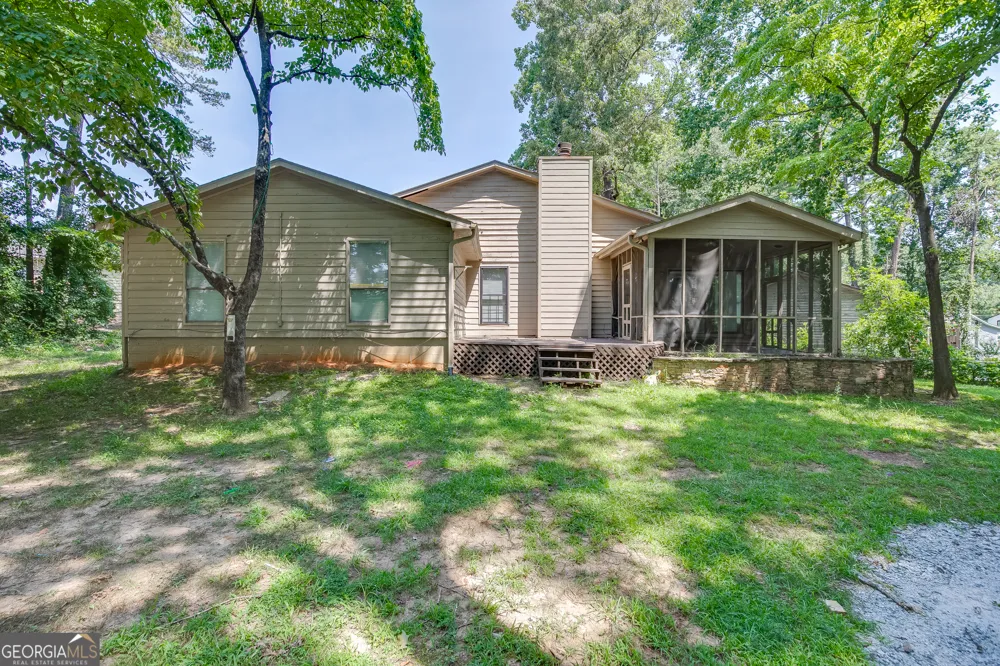 900 Pawnee PL Lilburn, GA 30047