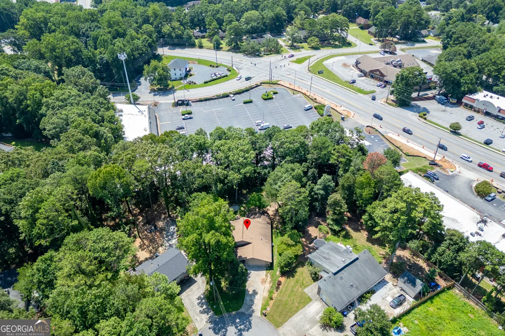 900 Pawnee PL Lilburn, GA 30047