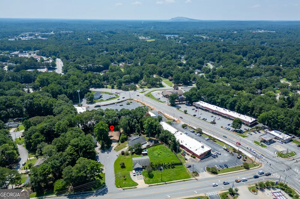 900 Pawnee PL Lilburn, GA 30047