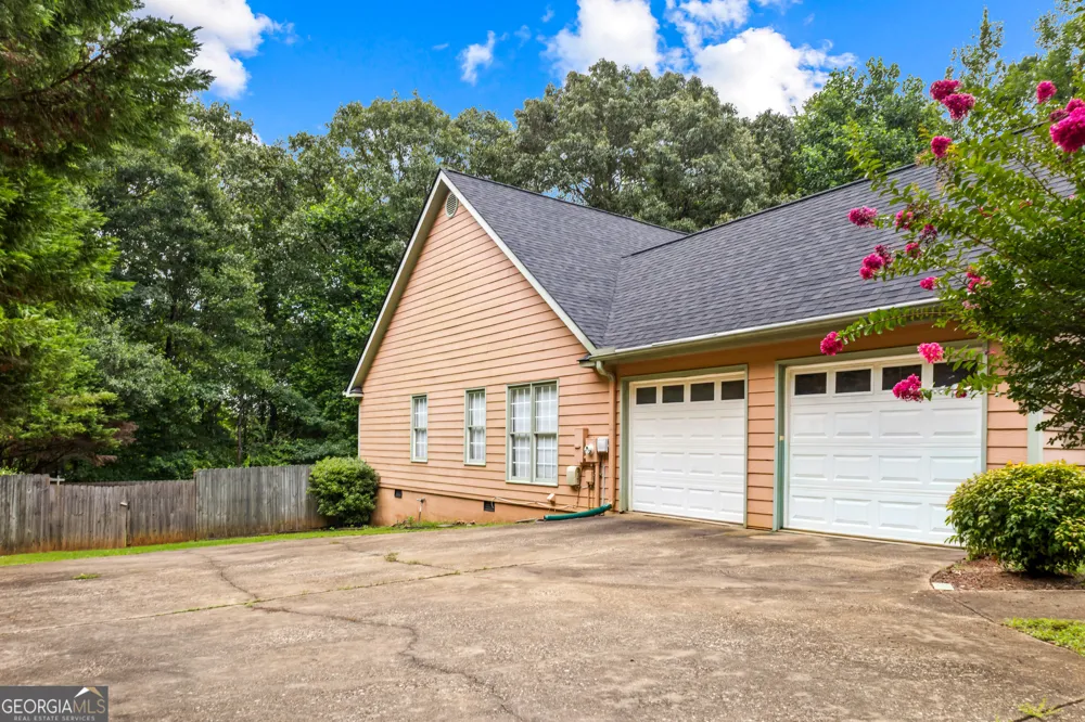 124 Foxdale DR LaGrange, GA 30240