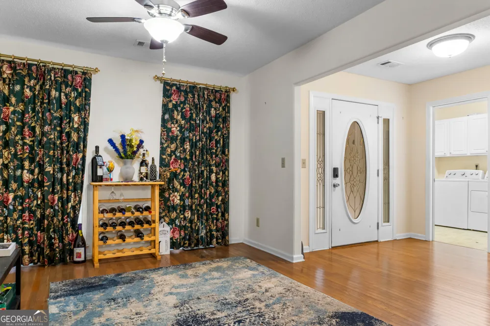 124 Foxdale DR LaGrange, GA 30240