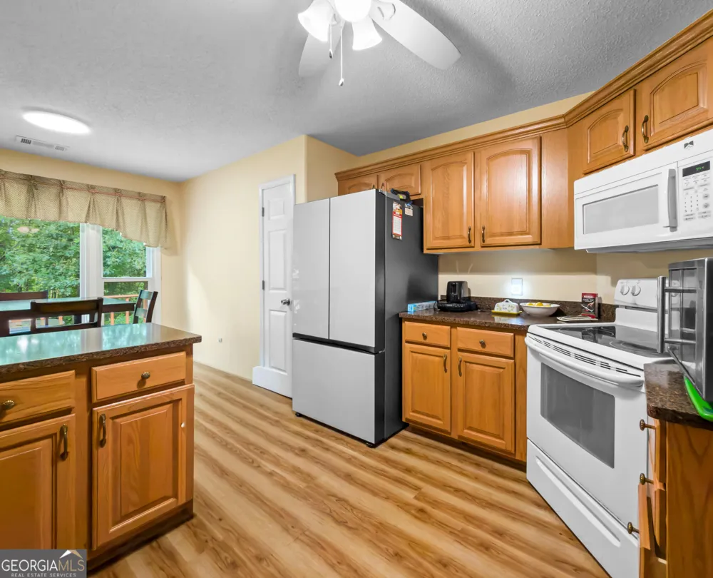 124 Foxdale DR LaGrange, GA 30240