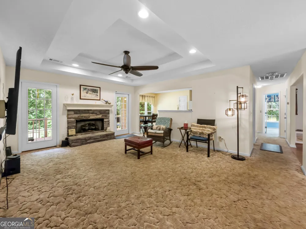 124 Foxdale DR LaGrange, GA 30240