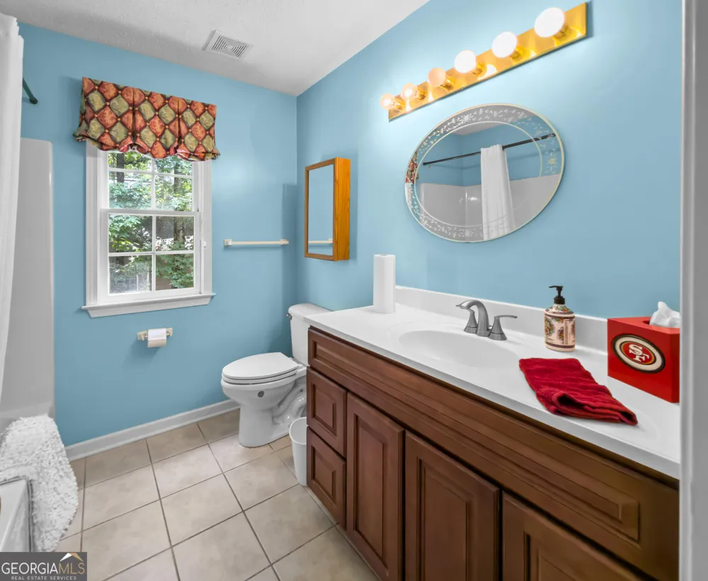 124 Foxdale DR LaGrange, GA 30240