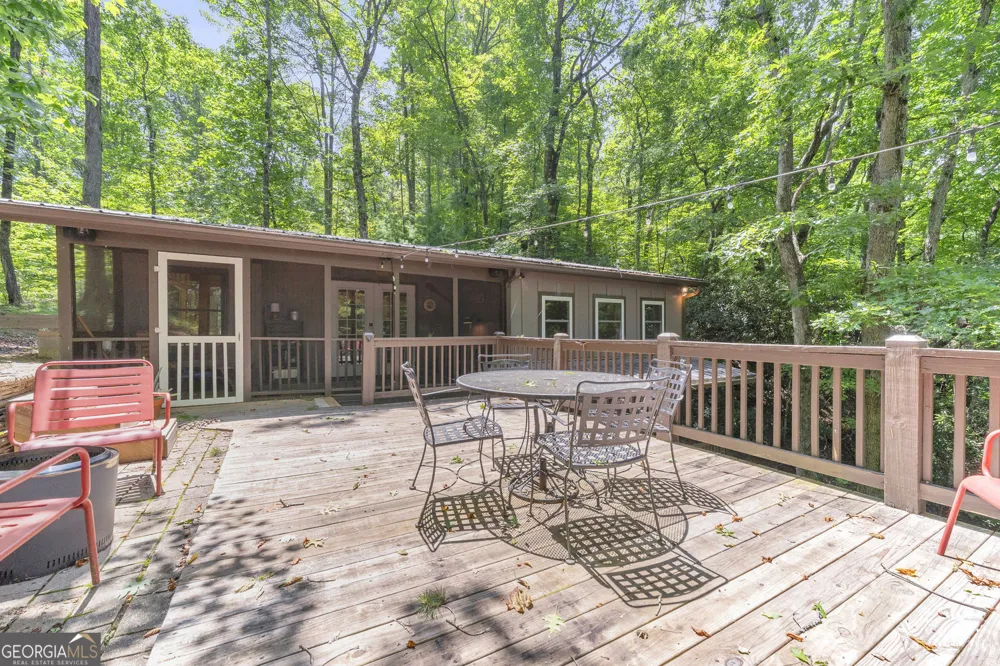 185 Pope Dickson LN Clarkesville, GA 30523