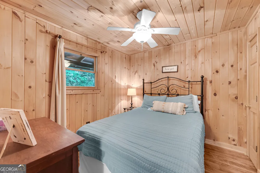 185 Pope Dickson LN Clarkesville, GA 30523