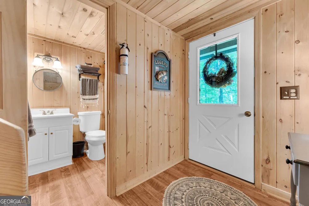 185 Pope Dickson LN Clarkesville, GA 30523