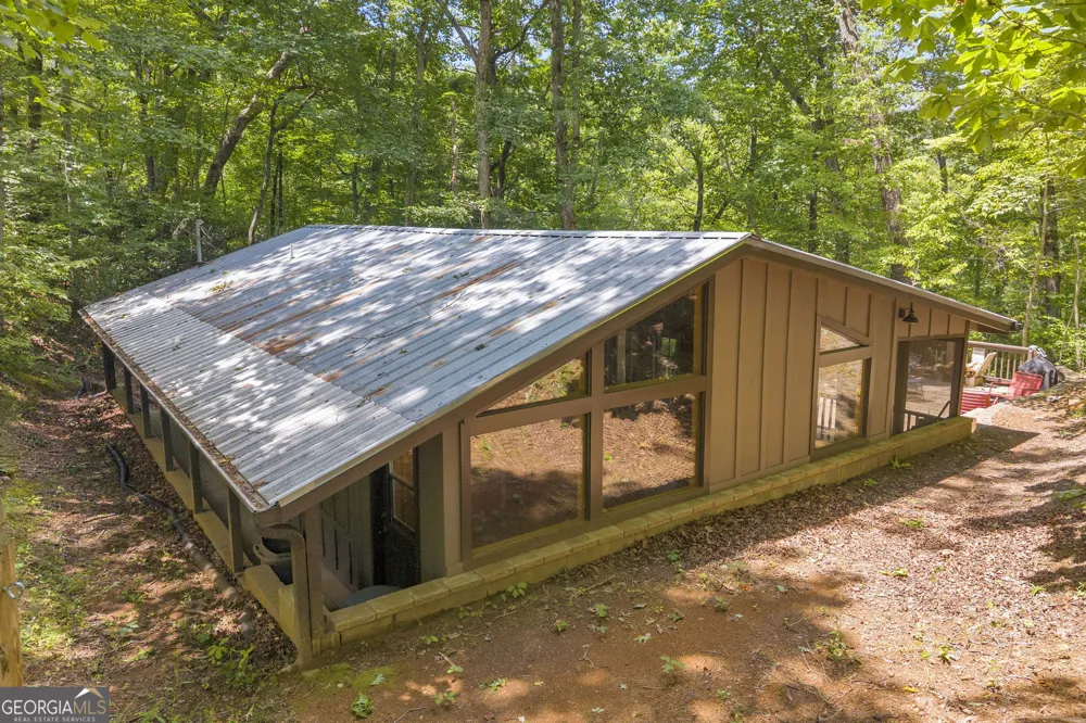 185 Pope Dickson LN Clarkesville, GA 30523