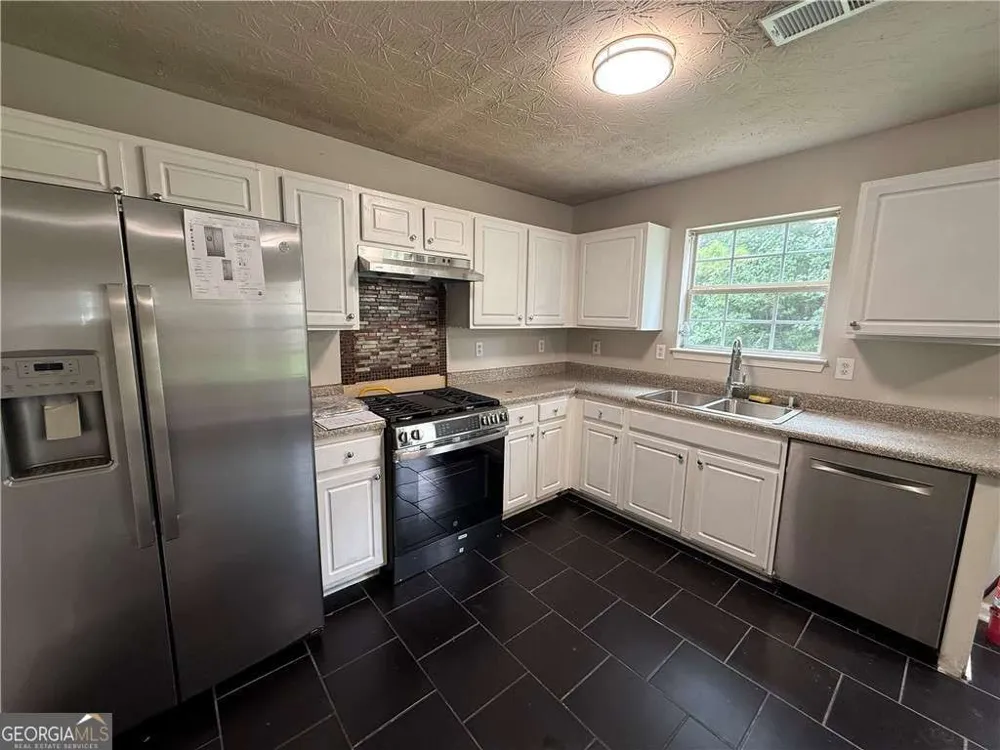 1023 Quail Hunt DR Riverdale, GA 30296
