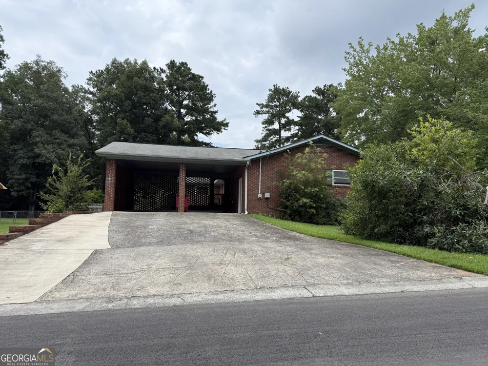 1406 Maplewood DR Macon, GA 31210