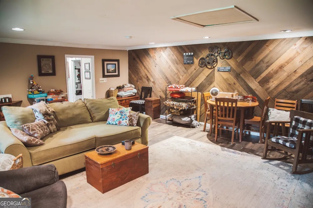 921 Crystal DR Thomaston, GA 30286