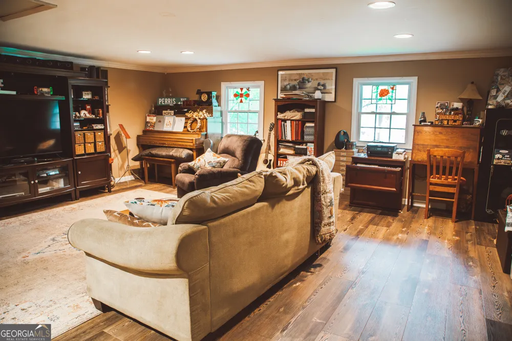 921 Crystal DR Thomaston, GA 30286