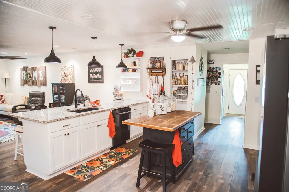 921 Crystal DR Thomaston, GA 30286