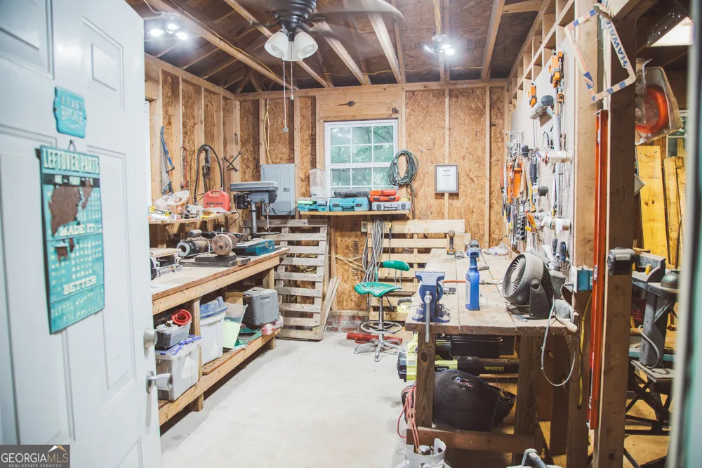 921 Crystal DR Thomaston, GA 30286