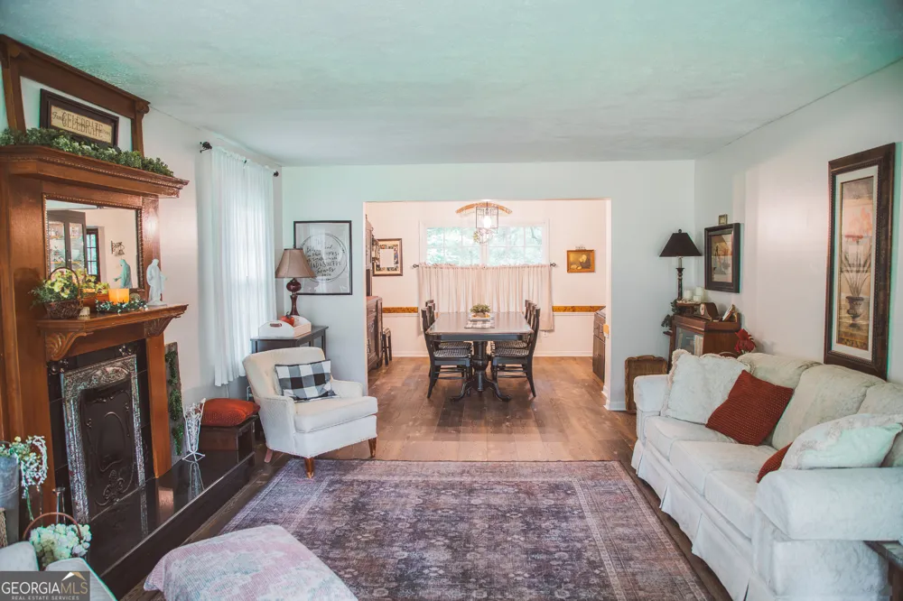 921 Crystal DR Thomaston, GA 30286
