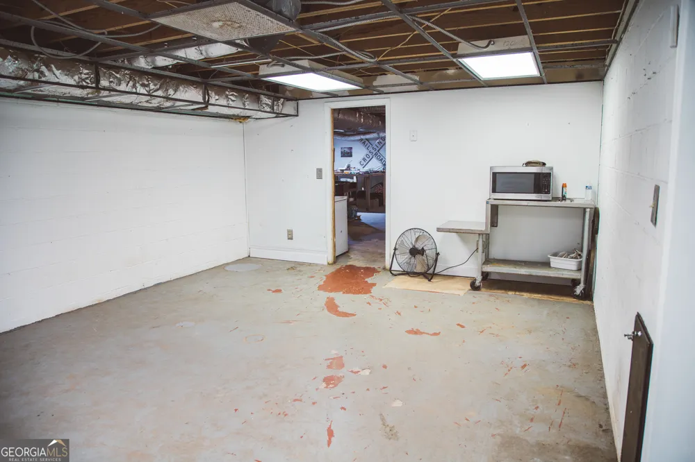921 Crystal DR Thomaston, GA 30286