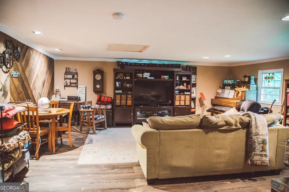 921 Crystal DR Thomaston, GA 30286
