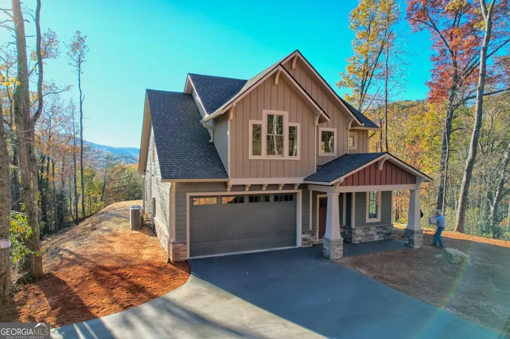 76 Hatch DR Clayton, GA 30525