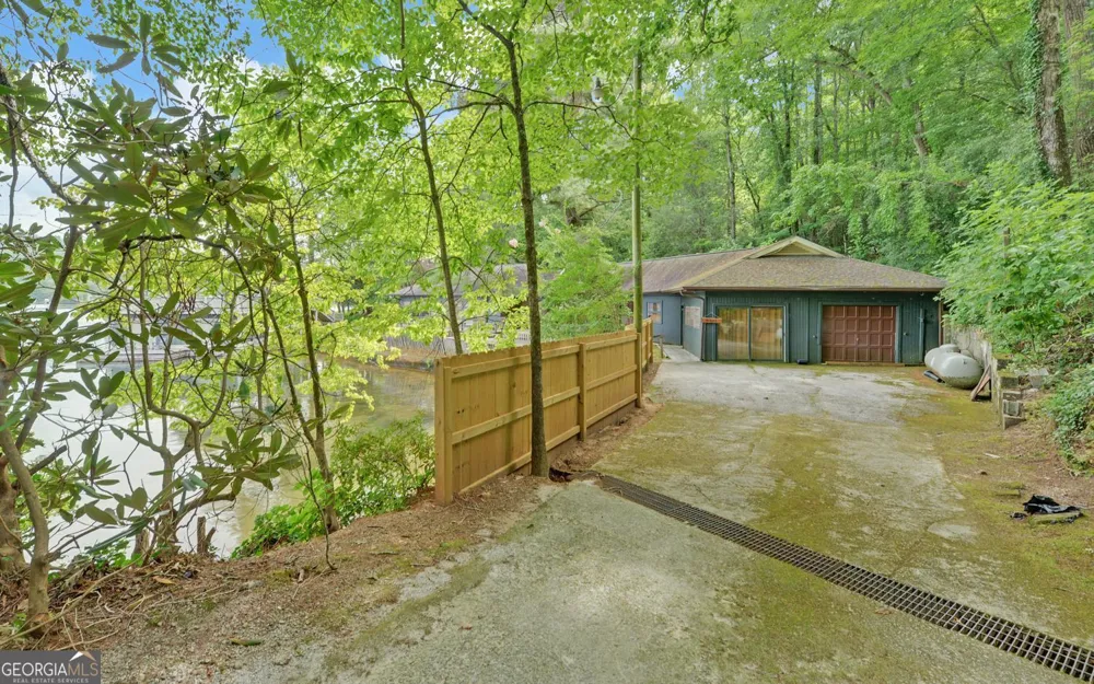 2632 Shady LN Lakemont, GA 30552