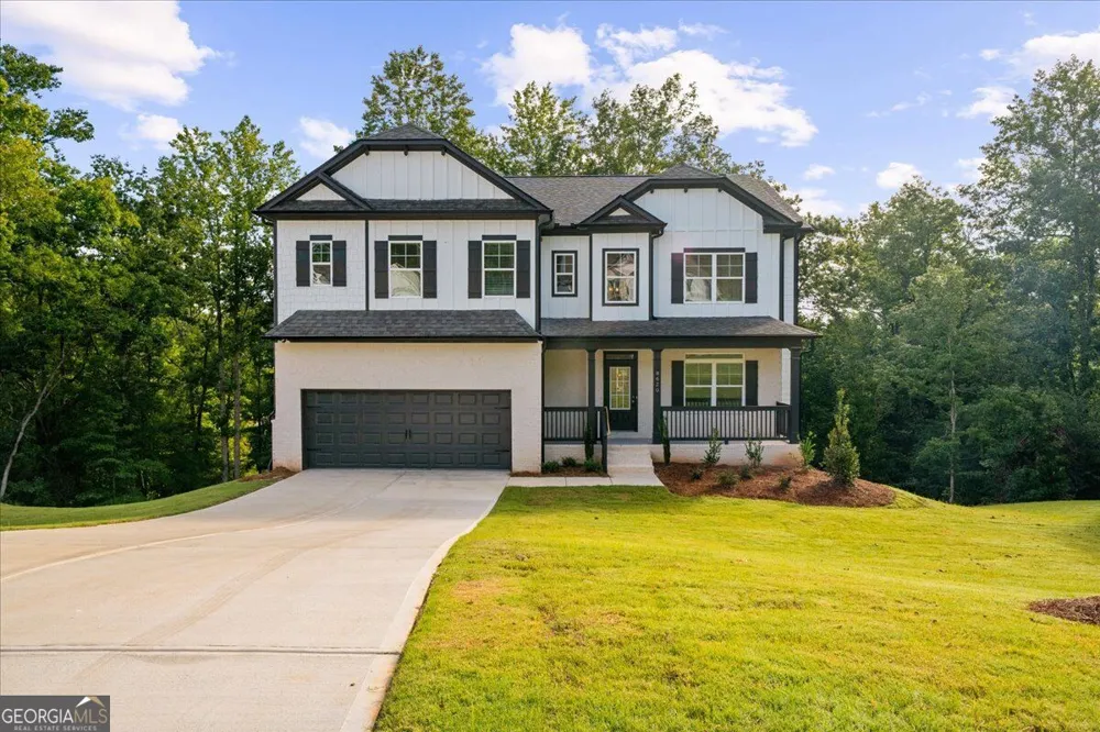 8620 Standing Stone Ball Ground, GA 30107