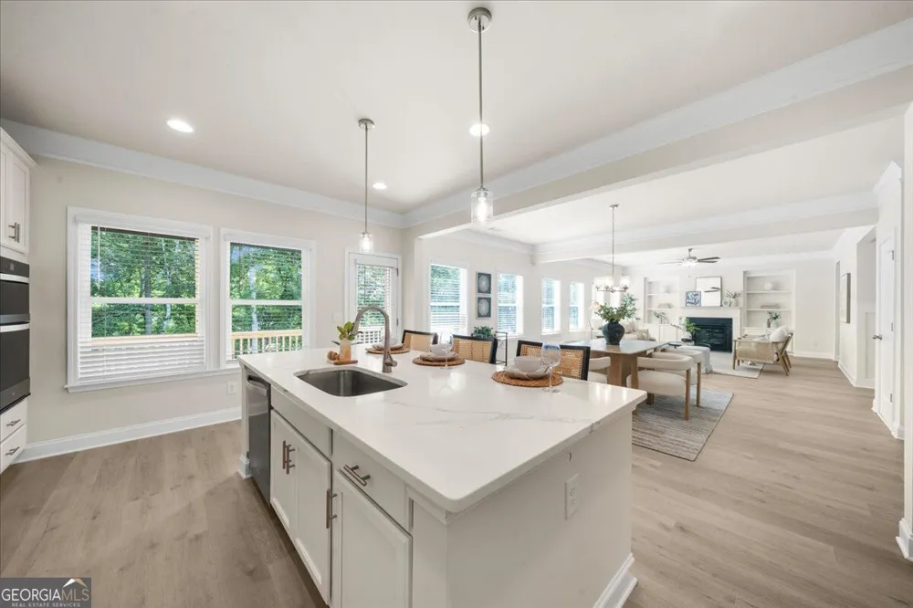 8620 Standing Stone Ball Ground, GA 30107