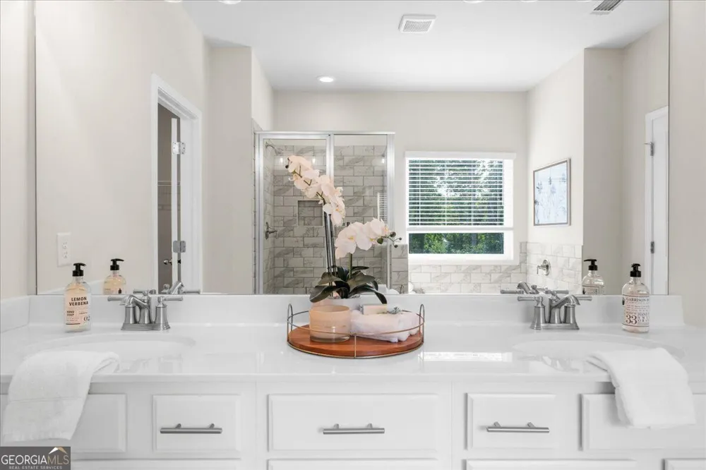 8620 Standing Stone Ball Ground, GA 30107