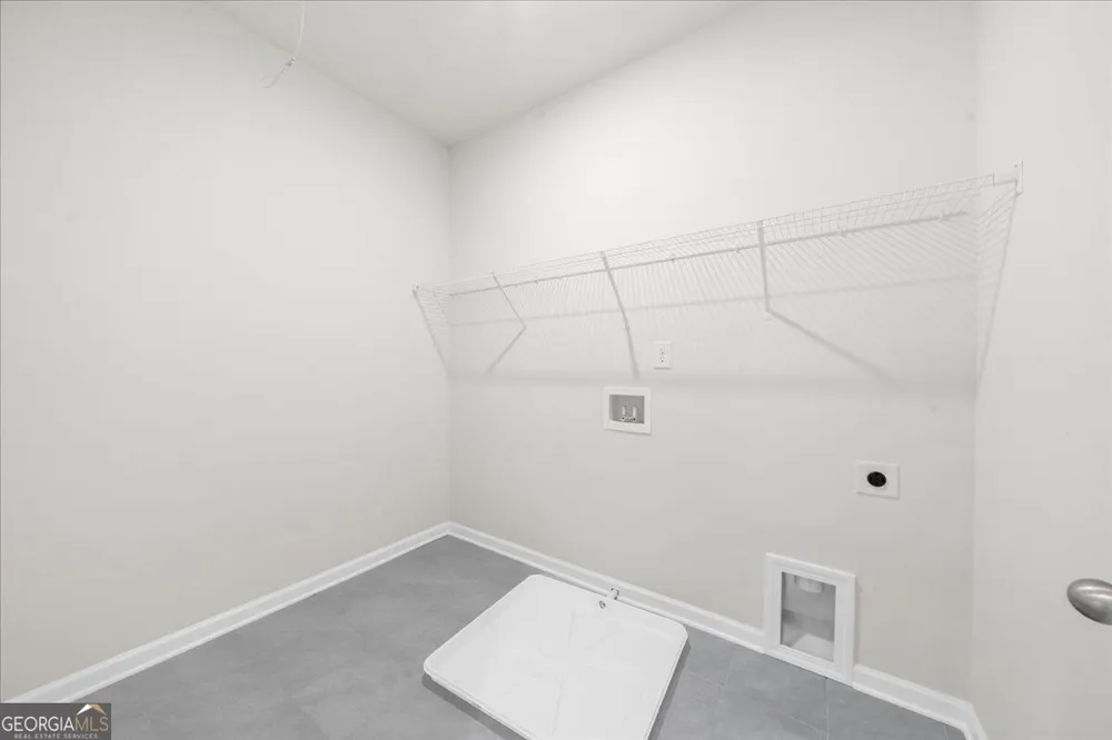 8620 Standing Stone Ball Ground, GA 30107