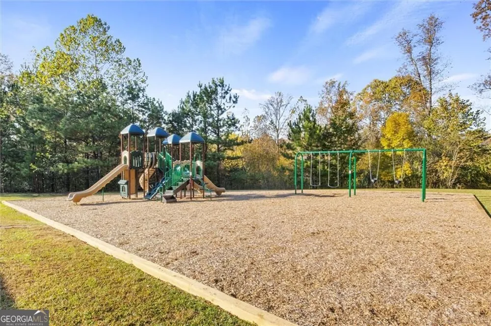 8620 Standing Stone Ball Ground, GA 30107